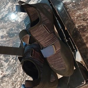 Black Diamond Momentum Climbing Shoes - barely worn 8.5 mens/9.5 womens